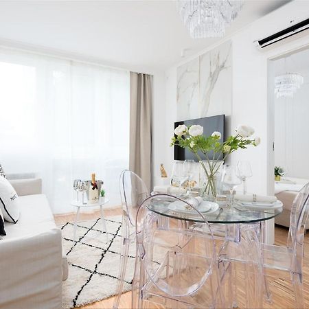 Glam & Modern By Cooee Apartments วอร์ซอ ภายนอก รูปภาพ