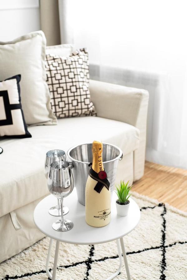 Glam & Modern By Cooee Apartments วอร์ซอ ภายนอก รูปภาพ