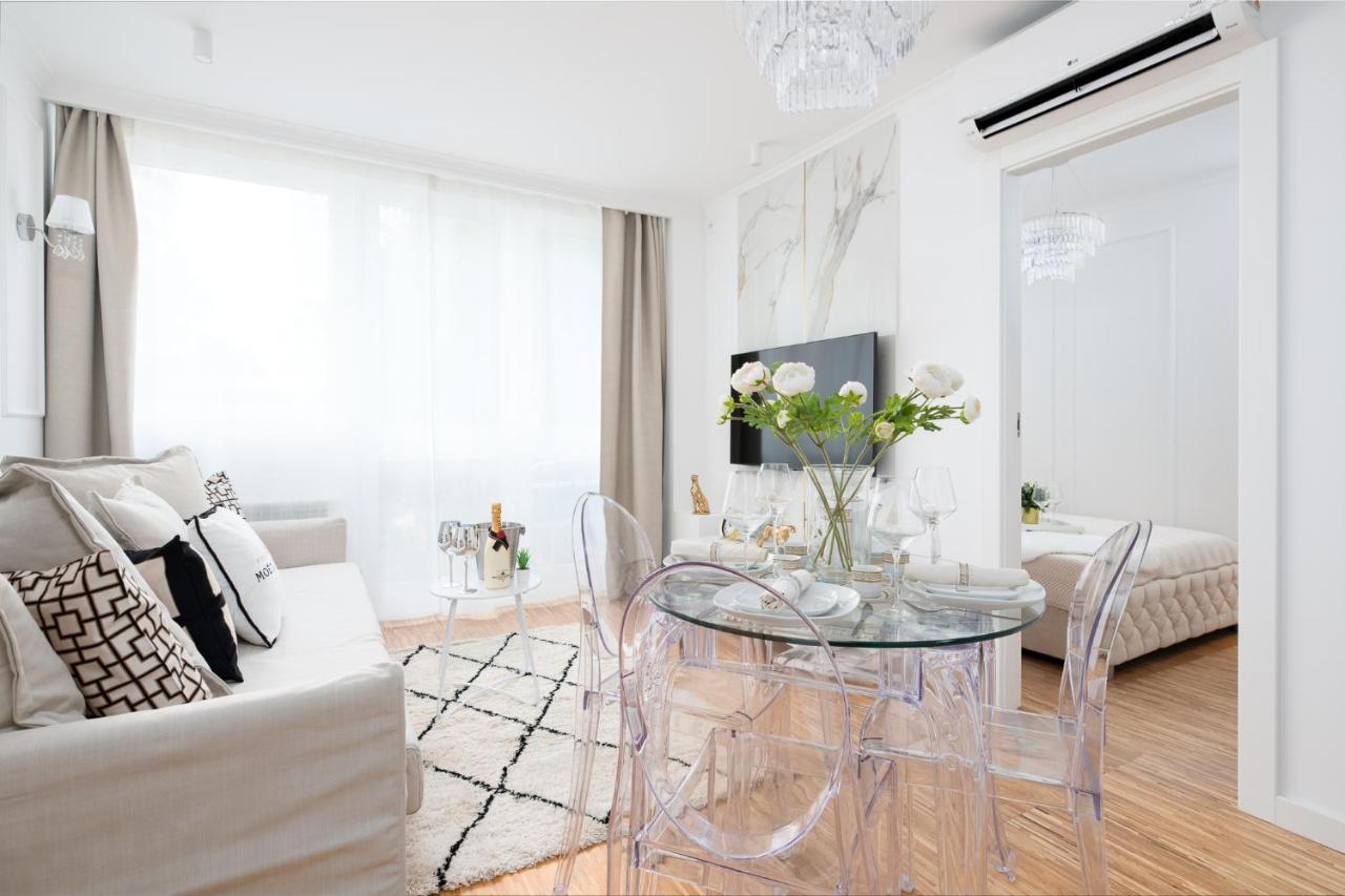 Glam & Modern By Cooee Apartments วอร์ซอ ภายนอก รูปภาพ